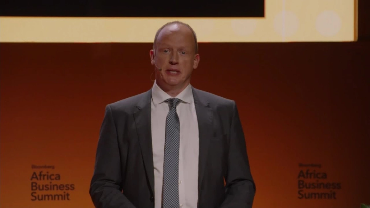 Navigating Trillion-Dollar Tides: Jenny Johnson on AI, Private Markets, and the Pressure of Change